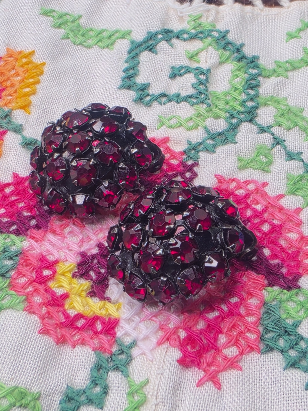 Vintage Garnet Red Dome Clip On Earrings 1"